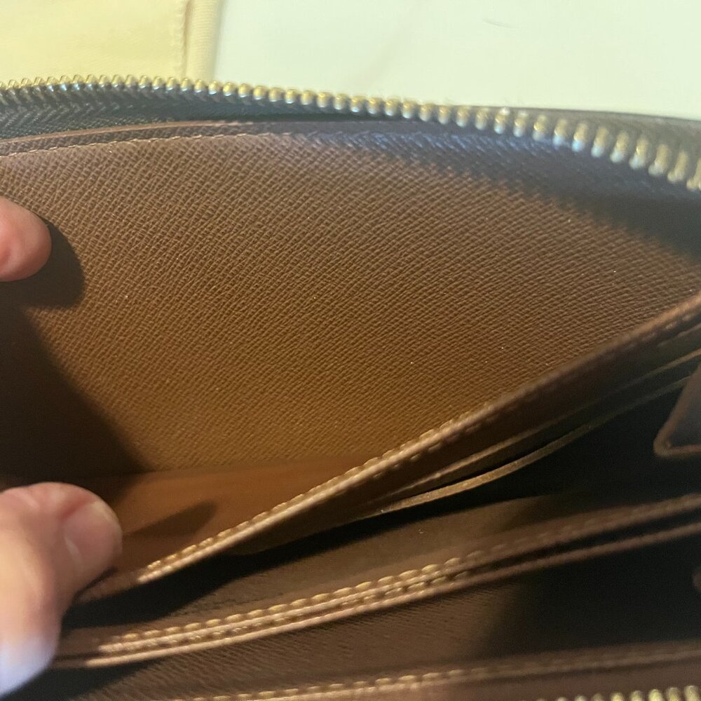 Louis Vuitton Monogram Zippy Wallet Zip Around + Dust Bag - Picture 10 of 14